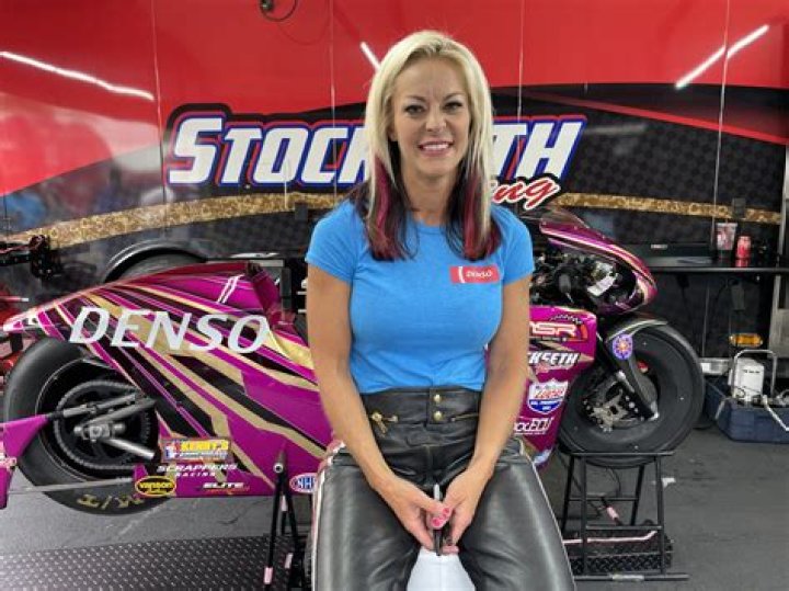 Angie Smith: Latest News, Pictures & Videos