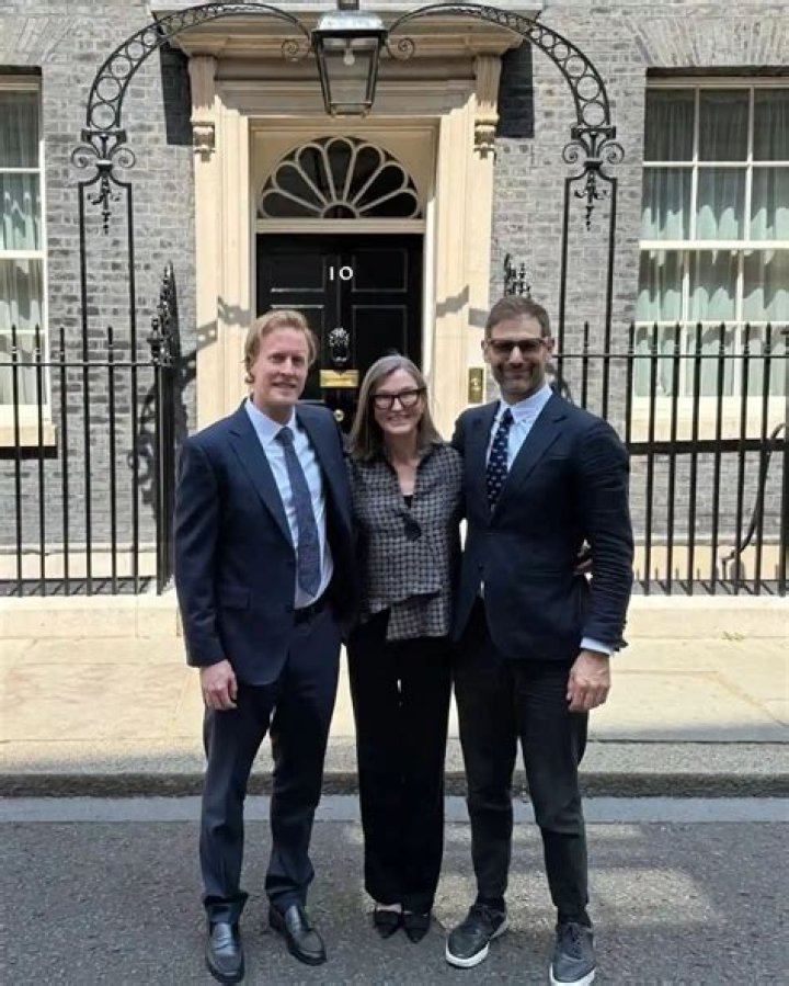 Cathie Wood- Age, Husband, Net Worth, Height, Ethnicity