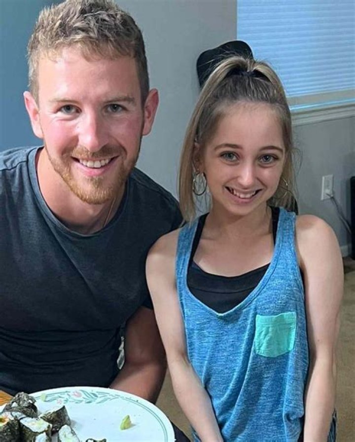 Dan Swygart confirms Shauna Rae isn't his girlfriend on Instagram ·