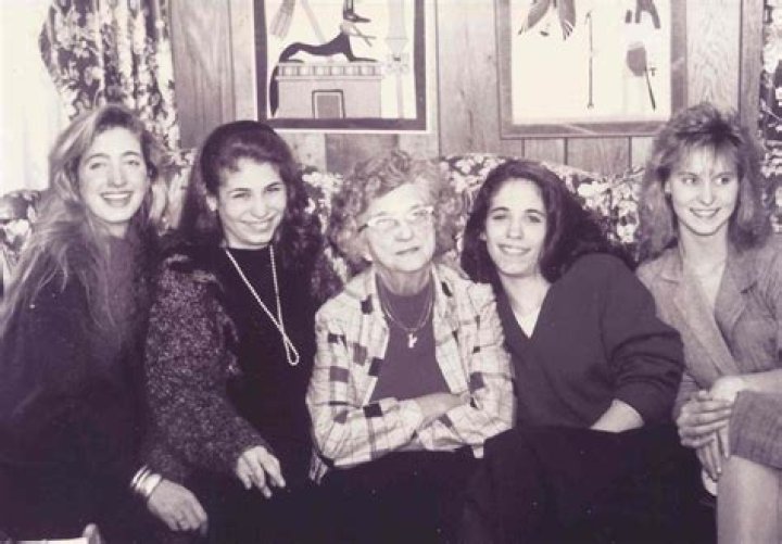 Did Jacqueline Bisset marry Tom Selleck? Celebrity.fm #1 Official Stars, Business & People N