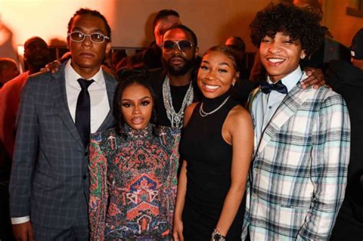 Discover Floyd Mayweather's Family Legacy