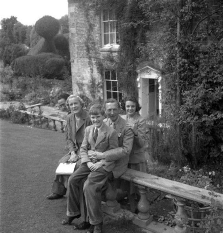 Exploring The Life Of Henry Pembroke And Diana