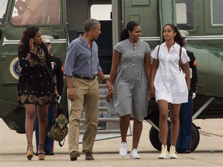 Find Out The Age Of President Obama's Daughters