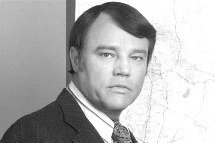 Forged in Fire David Baker Net Worth, Wiki, Wife, Kids, Salary, Age ·