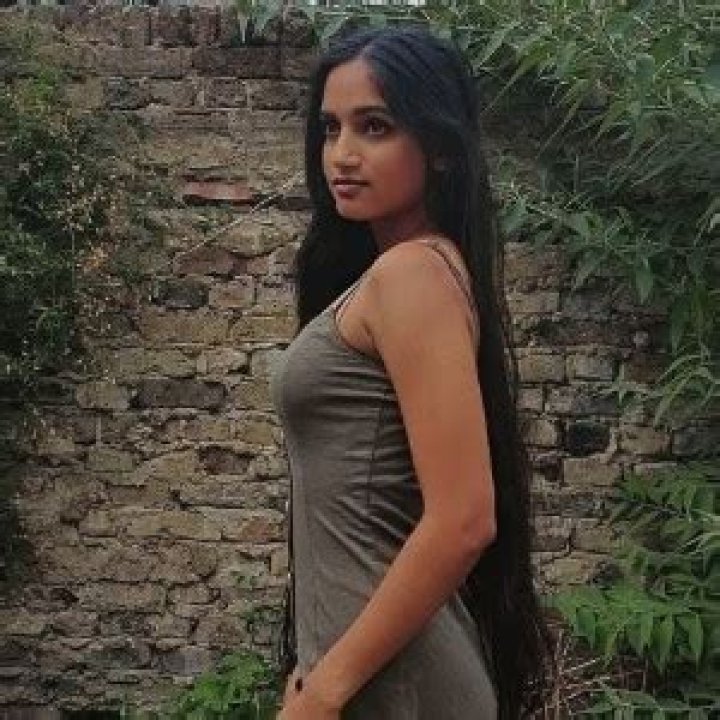 How Old Is Amita Suman? Her Height, Age, Movies, Doctor Who, Dating, Facts