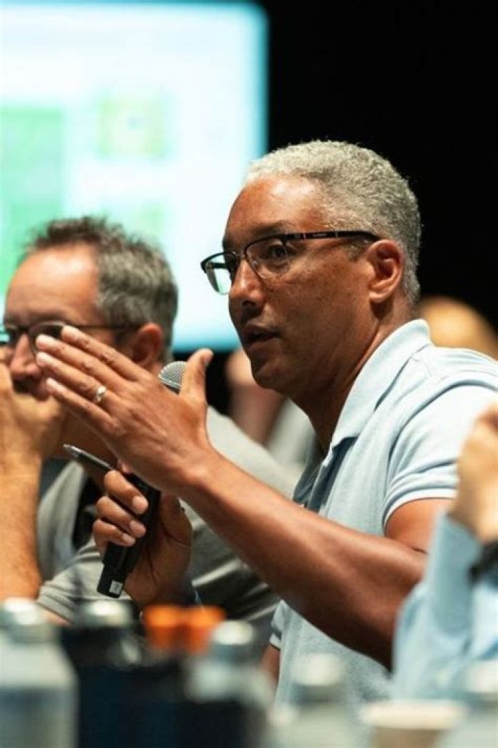 Is Steve Wyche Related To