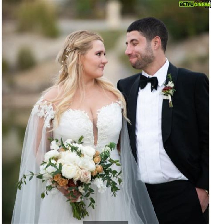 Janna Breslin- Age, Boyfriend, Height, Net Worth, Career, Nationality