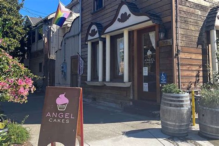 Jen Angel GoFundMe raises more than $59,000 as Angel Cakes owner fights for her life following Oakla