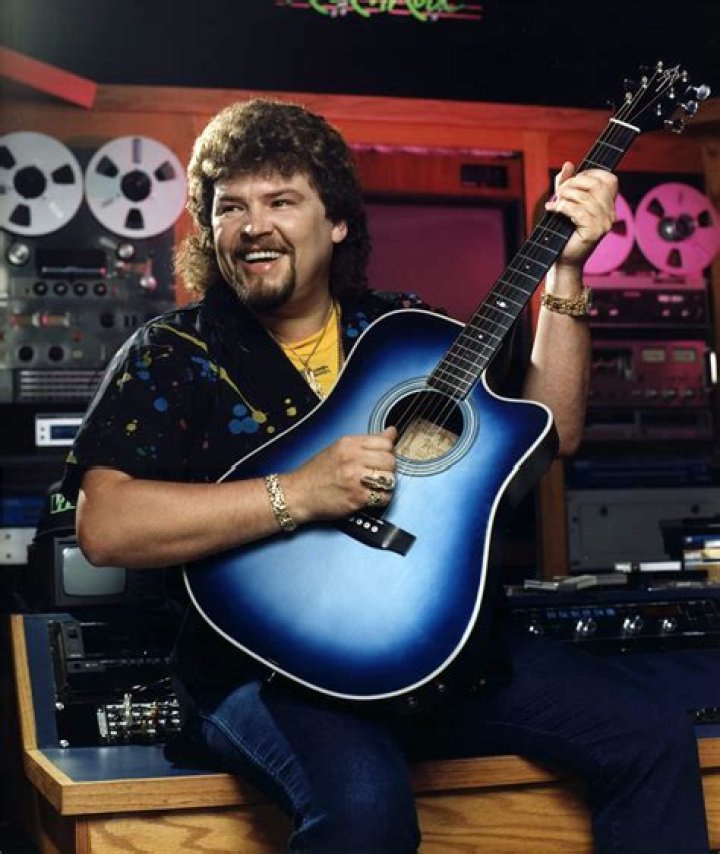 Johnny Cook Net Worth - SnogBlogy