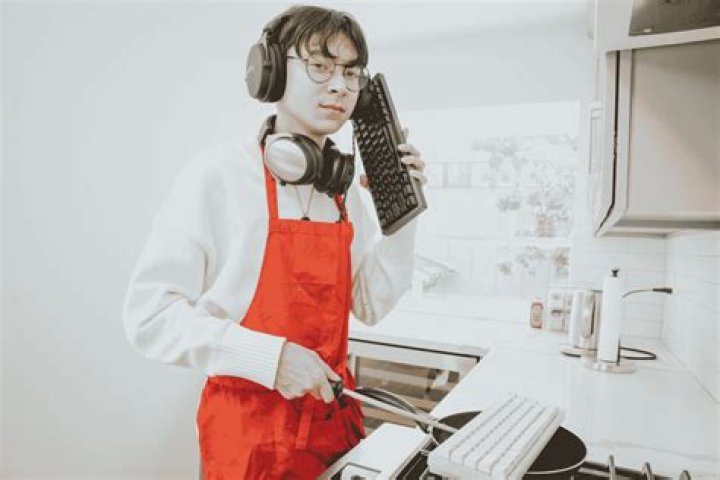 Juliana Rmah Net Worth, Age, Height, Bio, Birthday, Wiki!