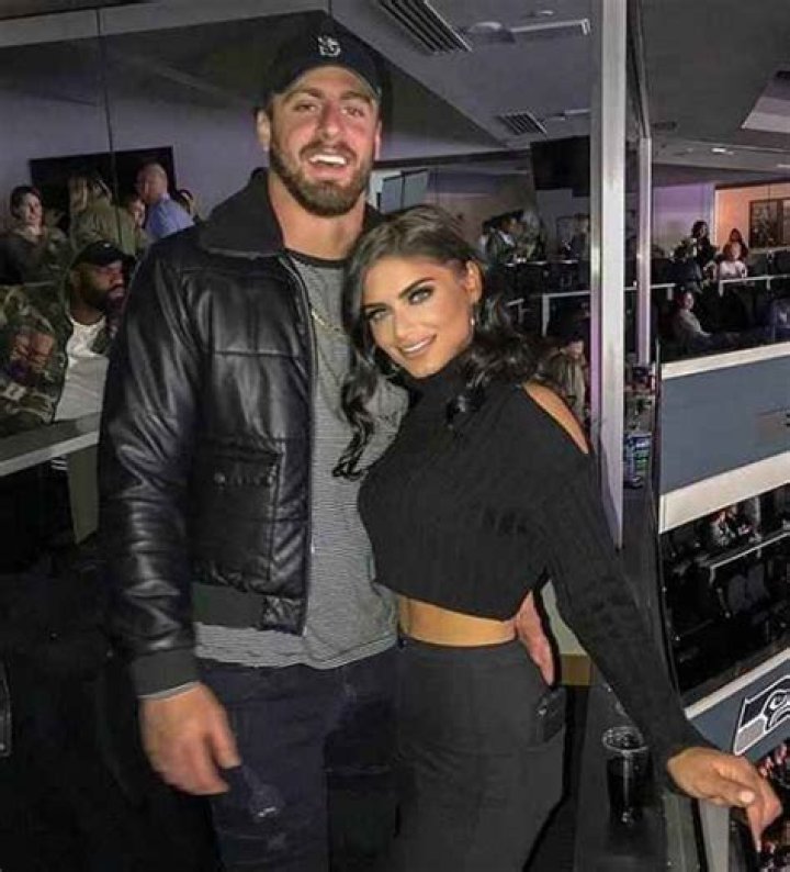 Know About Nick Vannett; NFL, Age, Girlfriend, Stats, Contract, Salary ·