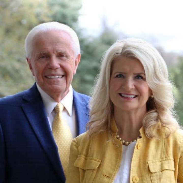 Know the Relationship Status of American Preacher, Jesse Duplantis and his Net Worth