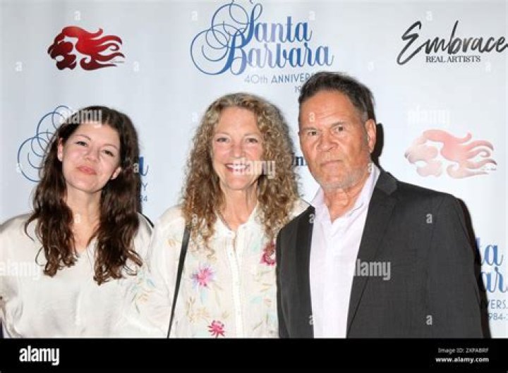 Leslie Bryans, A Martinez's Wife