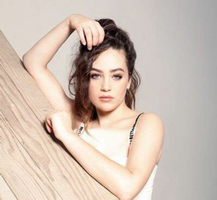 Mary Mouser- Wiki, Age, Height, Net Worth, Boyfriend, Dating