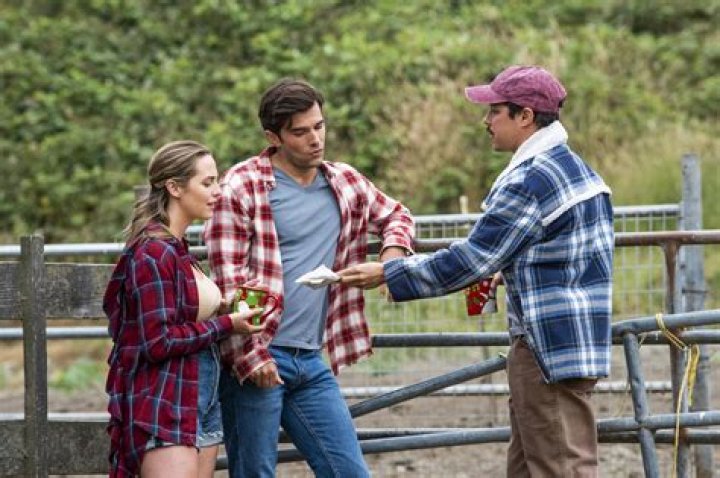 Meet Actress Natalia Mann From Netflixs A California Christmas