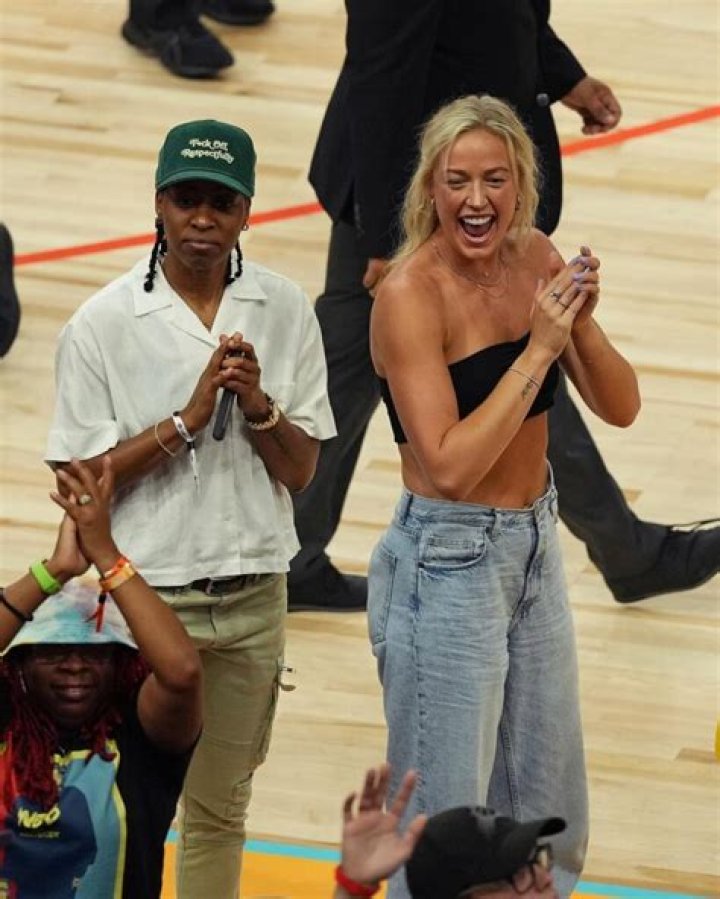 Net Worth, Age, Sophia Bush, Family, Height ·