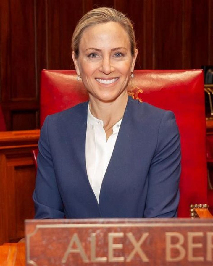 Nichola Samponaro: Wiki (Alexandra Bergsteins Girlfriend), Bio, Family, Net Worth