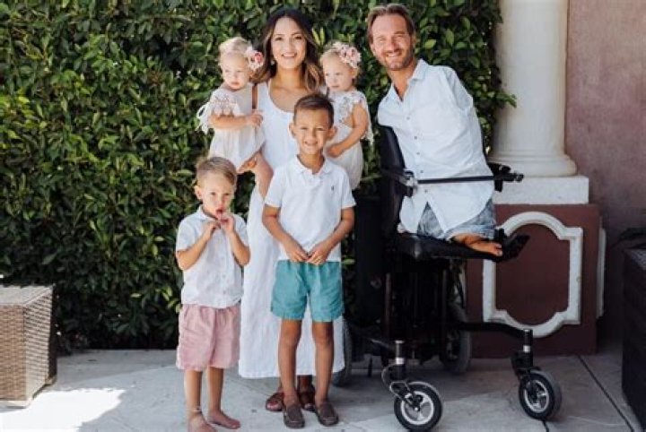 Nick Vujicic Biography, Age, Height, Wife, Net Worth, Family