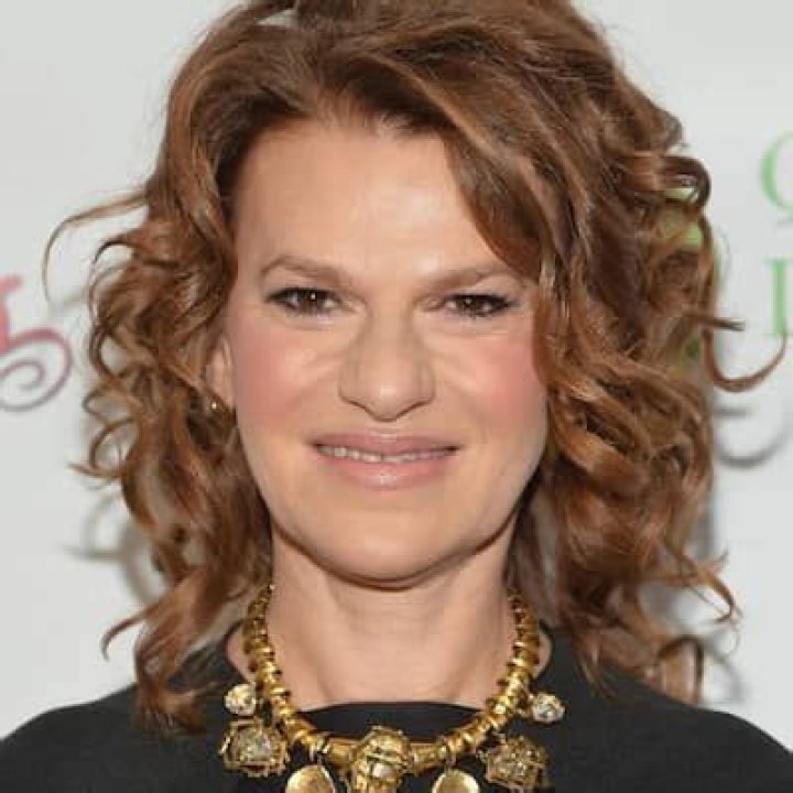 Sandra Bernhard- Wiki, Age, Husband, Ethnicity, Net Worth, Height, Career