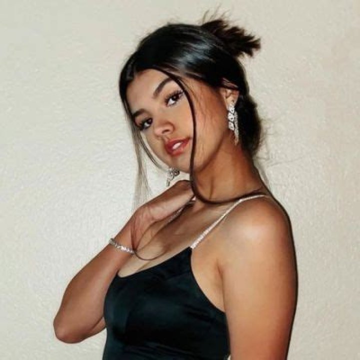 Sara Echeagaray- Wiki, Bio, Age, Height, Net Worth, Boyfriend