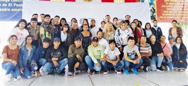 Siguen casados los padres de Selena? Celebrity.fm