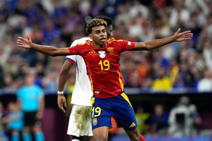 Spain's 16-Year-Old Yamal: A Rising Star In The Footballing World