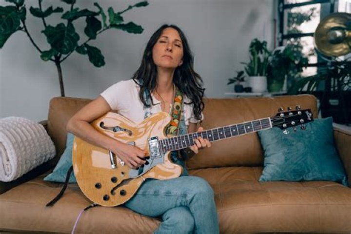 Unveiling Courtney Cox's Guitar Mastery: Secrets And Techniques Revealed