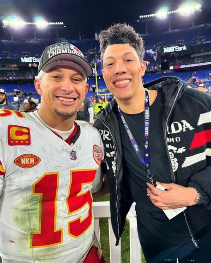 Unveiling Mahomes' Height: A Comprehensive Exploration