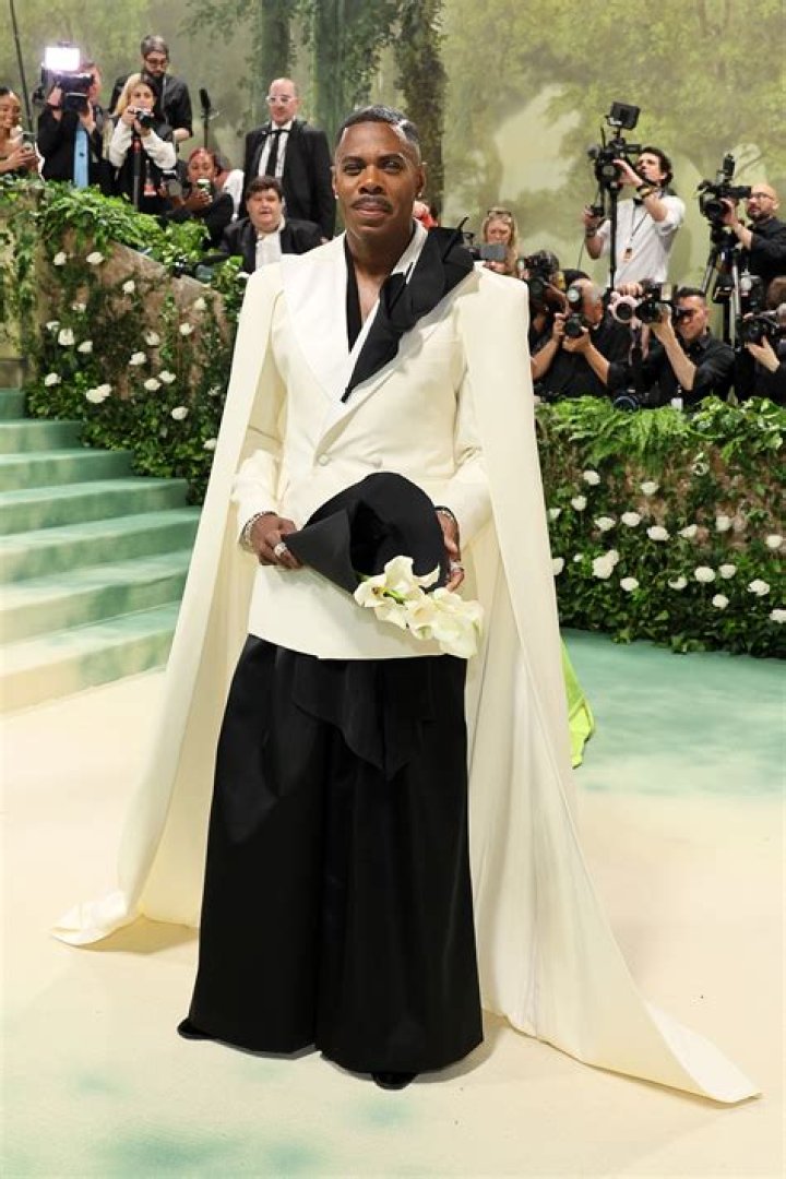 Unveiling The Glamour And Impact Of Amanda Seyfried's Met Gala Appearances