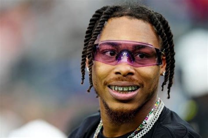 What does Justin Jefferson have in his teeth?