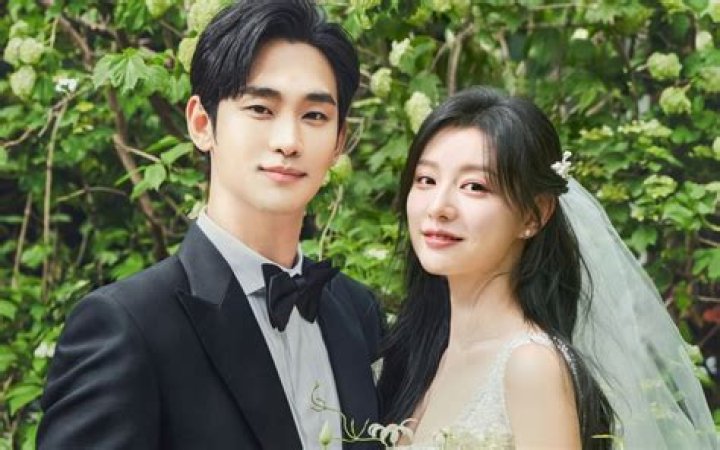 When Kim Soo Hyun Proposed To Kim Ji Won: A Magical Moment
