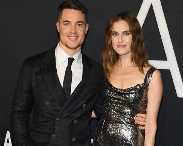 Who Are Alexander Dreymon Parents Siblings Wife