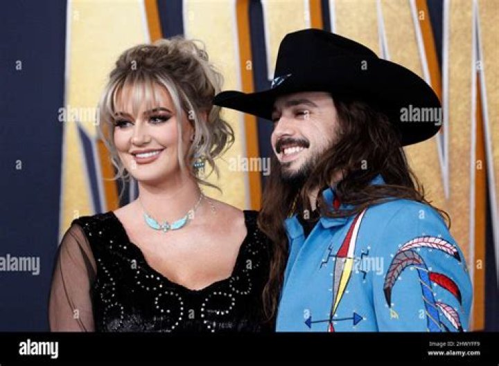 Who Is Caroline Munsick? Ian Munsick Wife Wikipedia And Age