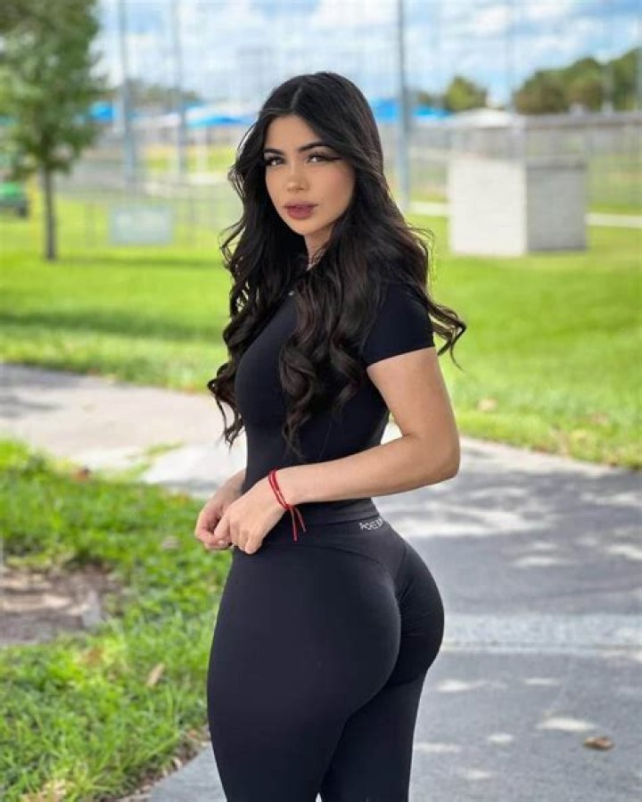 Who Is chikybombom Tiktok? Biography & Wikipedia, What Is Her Real Name? |