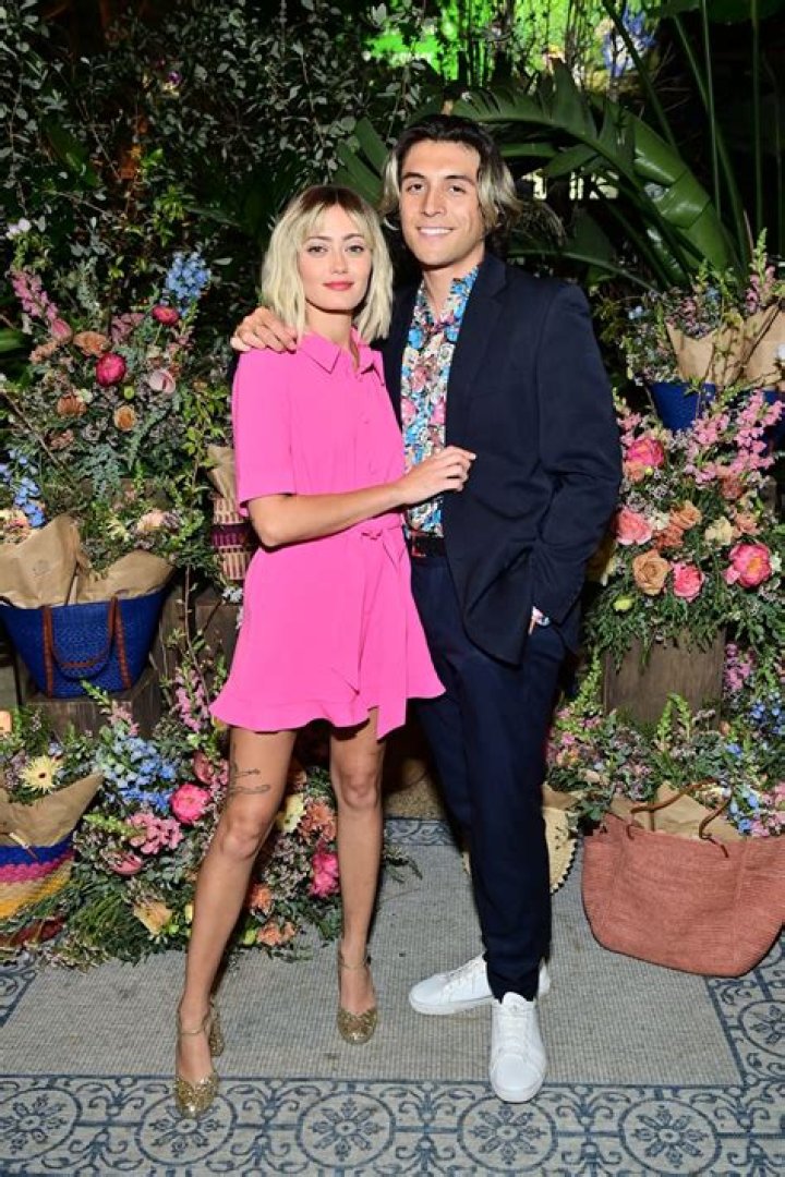 Who Is Ella Purnell Boyfriend? Everything On The Actress Relationships And Love Life