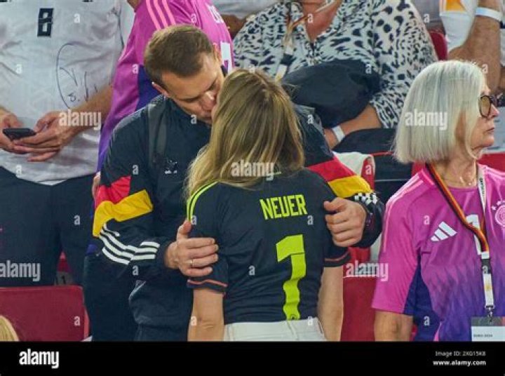 Who is Manuel Neuers wife? Know all about Anika Bissel ·