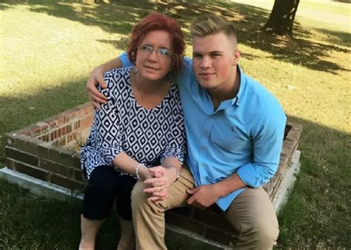 Zach Bryan Sister Mackenzie Bryan Brother And Parents Ethnicity